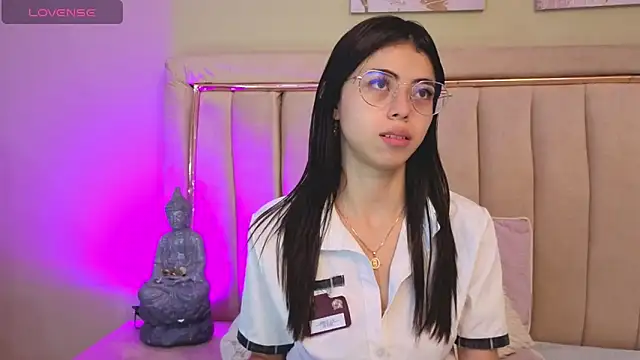 Snapshot of Mia_Naive chatting on May 2026 11:26:01 AM Mia Naive online show from May 2026 11:26:01 AM