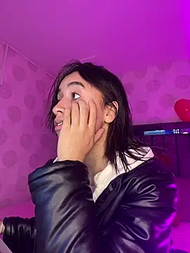 alahia pink online show from February 2026 02:33:01 AM