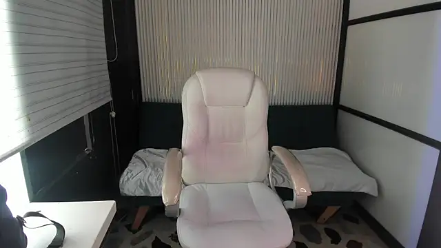 lorraineHunter online show from April 2026 12:52:02 PM