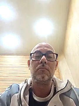 pareja47 online show from April 2026 01:56:01 PM