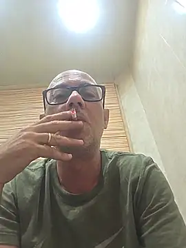 Snapshot of pareja47 chatting on July 2026 05:28:02 PM pareja47 online show from July 2026 05:28:02 PM