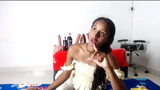 Snapshot of valeryskinnyvagi chatting on June 2026 01:43:01 PM valeryskinnyvagi online show from June 2026 01:43:01 PM