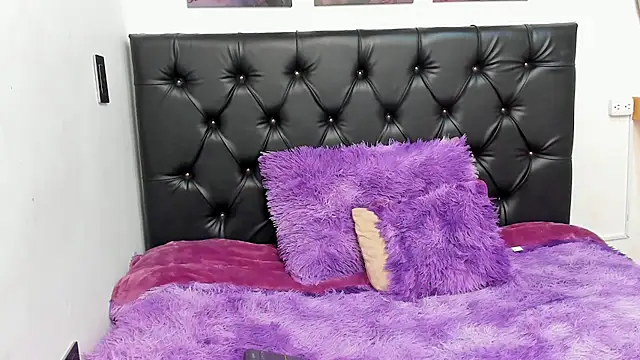 Kitty f00x online show from July 2026 01:03:01 PM