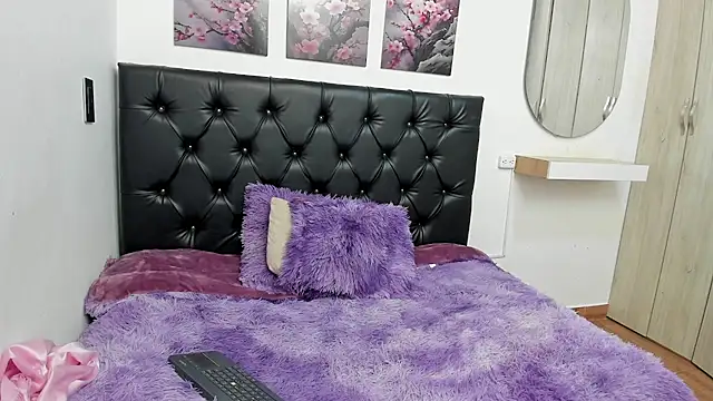 Kitty f00x online show from July 2026 12:58:01 PM