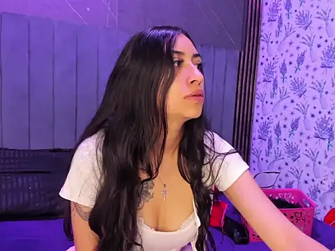 TiffanyDream8 online show from April 2026 08:43:02 PM