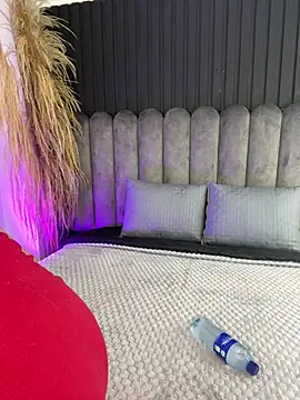 Nanda vixen  online show from April 2026 11:43:01 PM