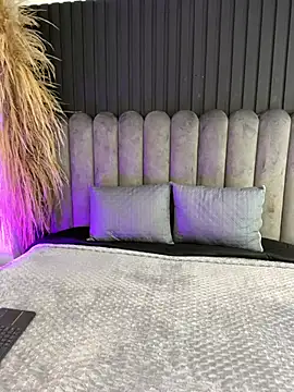 Nanda vixen  online show from April 2026 11:29:01 PM