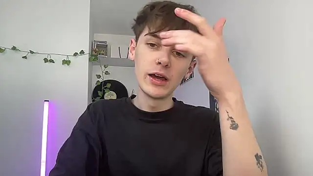 YourMilkyGuy online show from April 2026 01:17:02 PM