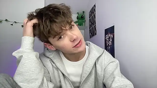 YourMilkyGuy online show from April 2026 04:44:01 PM