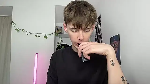 YourMilkyGuy online show from June 2026 01:00:02 PM
