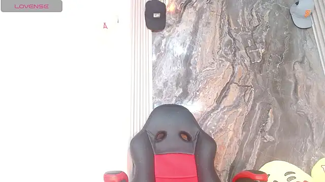 Damian-and-Camerum online show from April 2026 01:17:02 AM