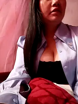 lisn-cute online show from April 2026 01:32:02 PM