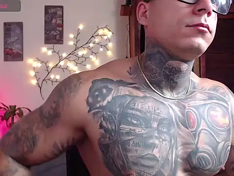 maxstrom111 online show from March 2026 03:18:02 PM