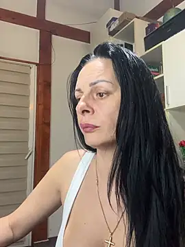 Snapshot of MiriamDelyn chatting on April 2026 08:00:02 PM MiriamDelyn online show from April 2026 08:00:02 PM