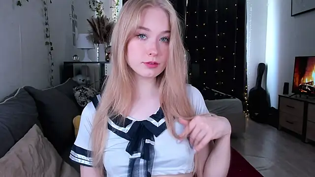 AmyLouWood online show from July 2026 11:34:01 AM