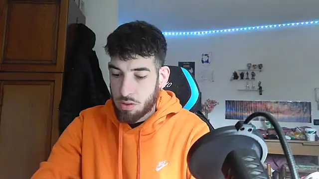 maestroboris95 online show from February 2026 11:22:02 AM