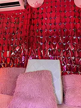 Woo isDaphne online show from February 2026 12:05:02 AM