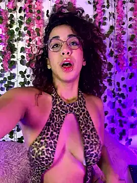 Woo isDaphne online show from February 2026 12:53:01 AM