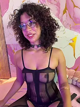 Snapshot of Woo_isDaphne chatting on May 2026 10:59:02 PM Woo isDaphne online show from May 2026 10:59:02 PM