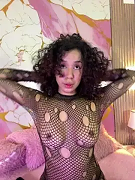 Snapshot of Woo_isDaphne chatting on June 2026 10:59:01 PM Woo isDaphne online show from June 2026 10:59:01 PM