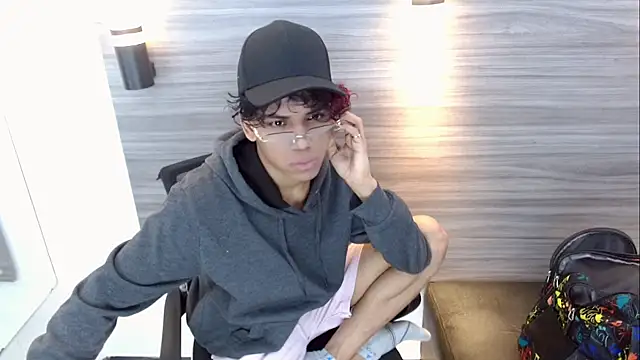 DaviidBuckx  online show from April 2026 02:04:02 AM