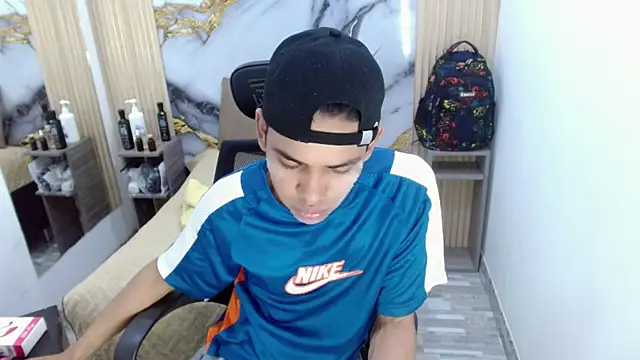 Snapshot of DaviidBuckx_ chatting on May 2026 02:49:02 AM DaviidBuckx online show from May 2026 02:49:02 AM