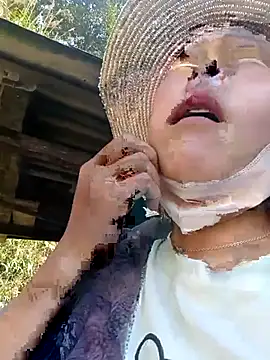 Yiyoongg online show from February 2026 07:51:01 AM