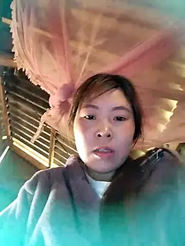 Yiyoongg online show from March 2026 01:55:01 AM