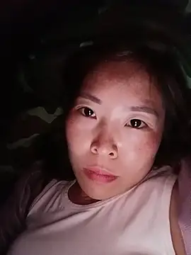 Snapshot of Yiyoongg chatting on June 2026 10:18:02 AM Yiyoongg online show from June 2026 10:18:02 AM