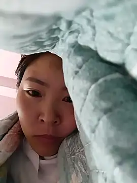 Snapshot of Yiyoongg chatting on June 2026 03:53:02 AM Yiyoongg online show from June 2026 03:53:02 AM