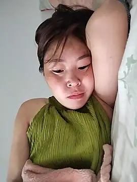 Snapshot of Yiyoongg chatting on July 2026 10:23:01 PM Yiyoongg online show from July 2026 10:23:01 PM