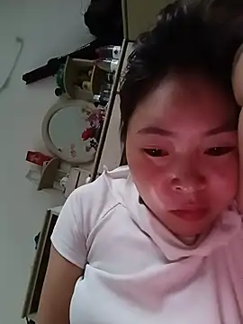 Snapshot of Yiyoongg chatting on July 2026 10:52:02 AM Yiyoongg online show from July 2026 10:52:02 AM
