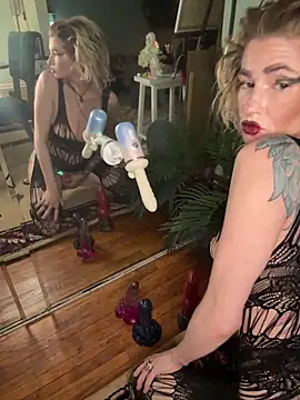 Snapshot of XXX2Freaks chatting on May 2026 07:17:02 AM XXX2Freaks online show from May 2026 07:17:02 AM