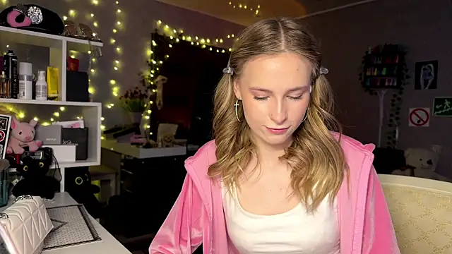 amily sunray online show from March 2026 02:33:01 PM