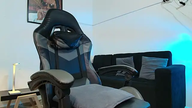 Xanderstone00 online show from March 2026 03:50:01 PM