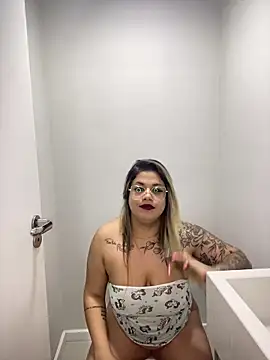 kahreal online show from April 2026 06:10:01 PM