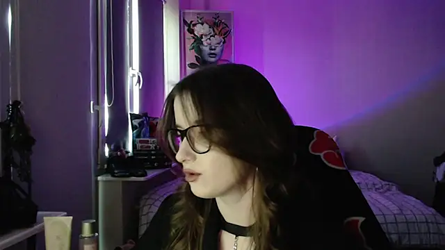 LunaXcherry online show from April 2026 05:06:02 PM