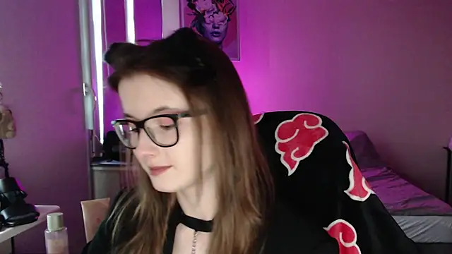 LunaXcherry online show from June 2026 04:51:02 PM