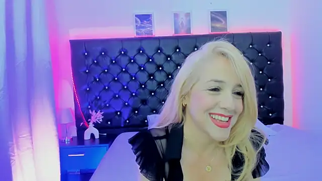 CrystalRose 40 online show from February 2026 08:13:02 PM