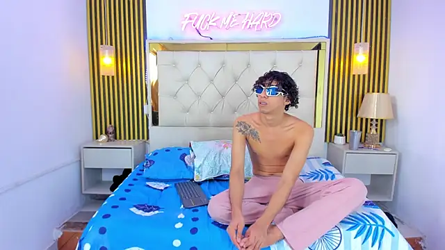 Adventurous Boys online show from April 2026 06:08:02 PM