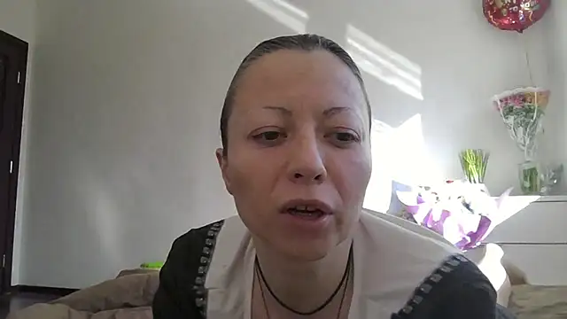 Stefanie Margo online show from May 2026 05:35:02 AM