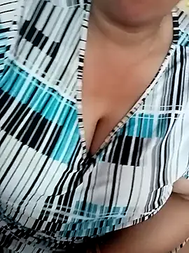 Snapshot of Simran_008 chatting on July 2026 04:17:02 AM Simran 008 online show from July 2026 04:17:02 AM