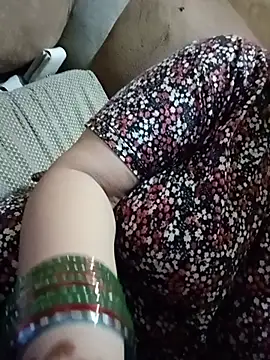 Snapshot of Simran_008 chatting on July 2026 01:51:01 PM Simran 008 online show from July 2026 01:51:01 PM