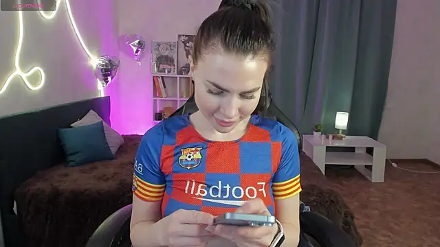 Snapshot of little__isabel chatting on May 2026 07:58:01 AM little isabel online show from May 2026 07:58:01 AM