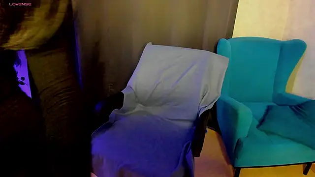 Snapshot of little__isabel chatting on May 2026 01:34:01 AM little isabel online show from May 2026 01:34:01 AM