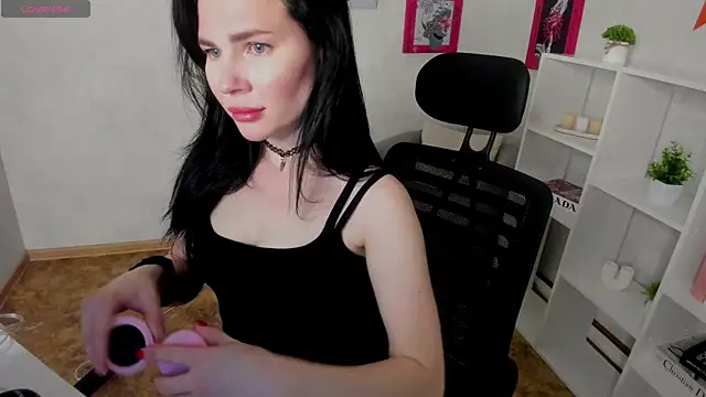 Snapshot of little__isabel chatting on June 2026 08:06:01 AM little isabel online show from June 2026 08:06:01 AM