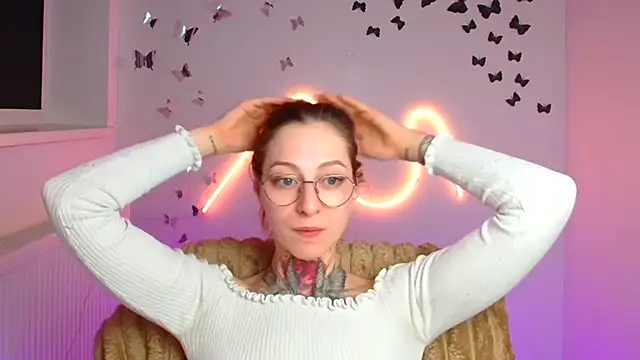 Snapshot of Esmi_Winter chatting on March 2026 10:16:01 PM Esmi Winter online show from March 2026 10:16:01 PM