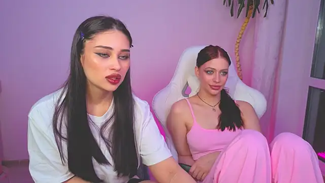 Sofia Plump online show from April 2026 04:31:02 PM