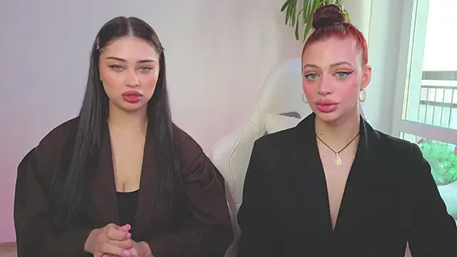 Sofia Plump online show from April 2026 12:30:01 PM