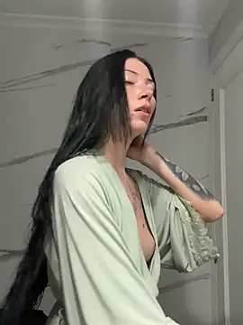 Karmenlovex online show from April 2026 08:55:01 PM